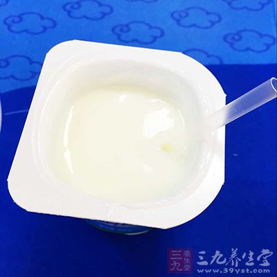 鈣是骨的主要成分，以牛奶、魚、豬尾骨等含量為多